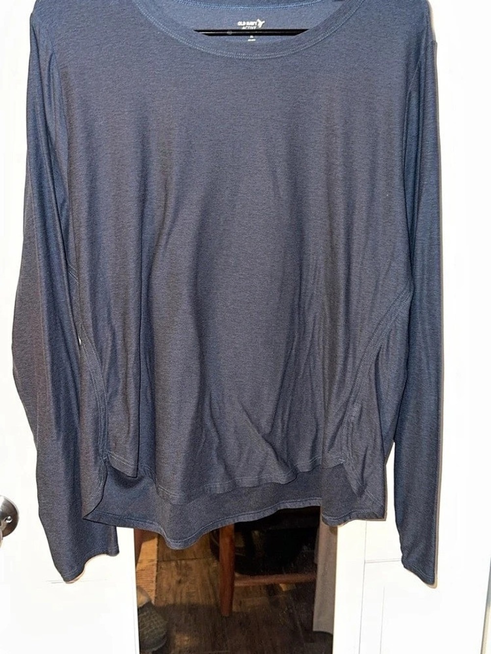 Old Navy Long Sleeve Tee in Gray Size XL Like New
